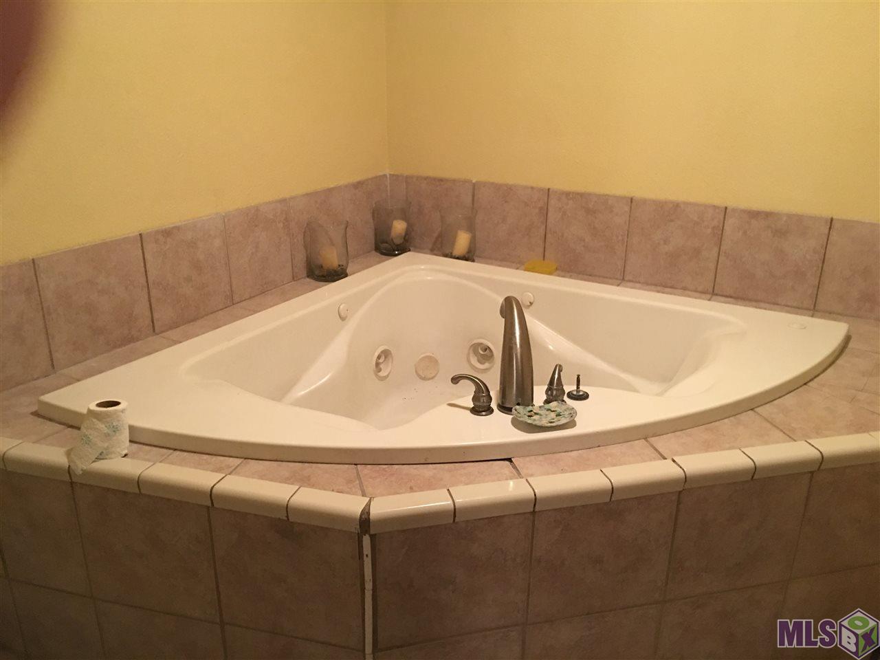 13711 Rampart Court Baton Rouge, LA 70810 - Photo 6 of 20 Gallery Image 6