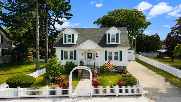 $525,000 | 2422 Acushnet Avenue, New Bedford, MA 02745
