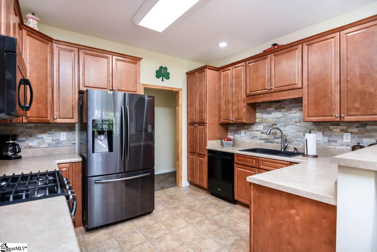 415 East Harper Ridge Drive Seneca, SC 29678 - Photo 18 of 36 Gallery Image 18