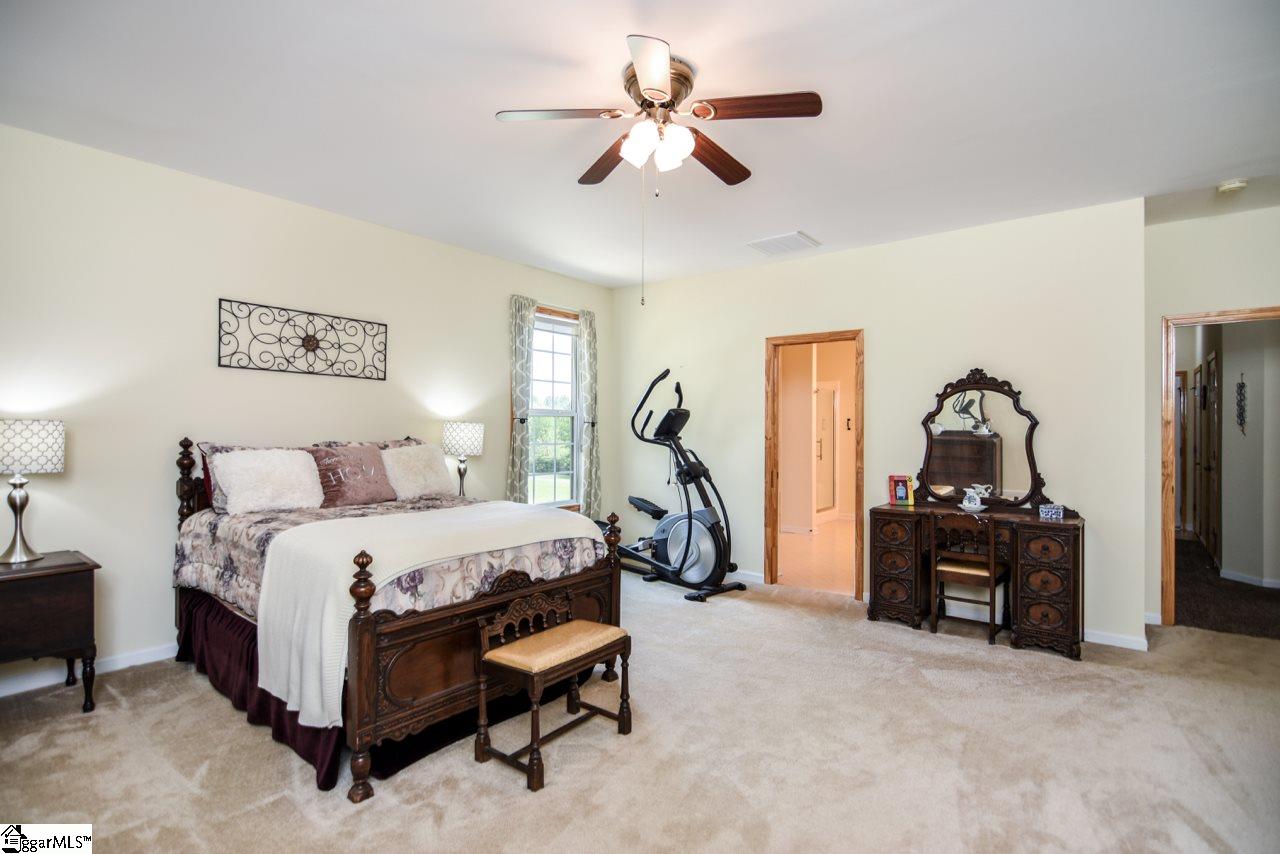415 East Harper Ridge Drive Seneca, SC 29678 - Photo 27 of 36 Gallery Image 27