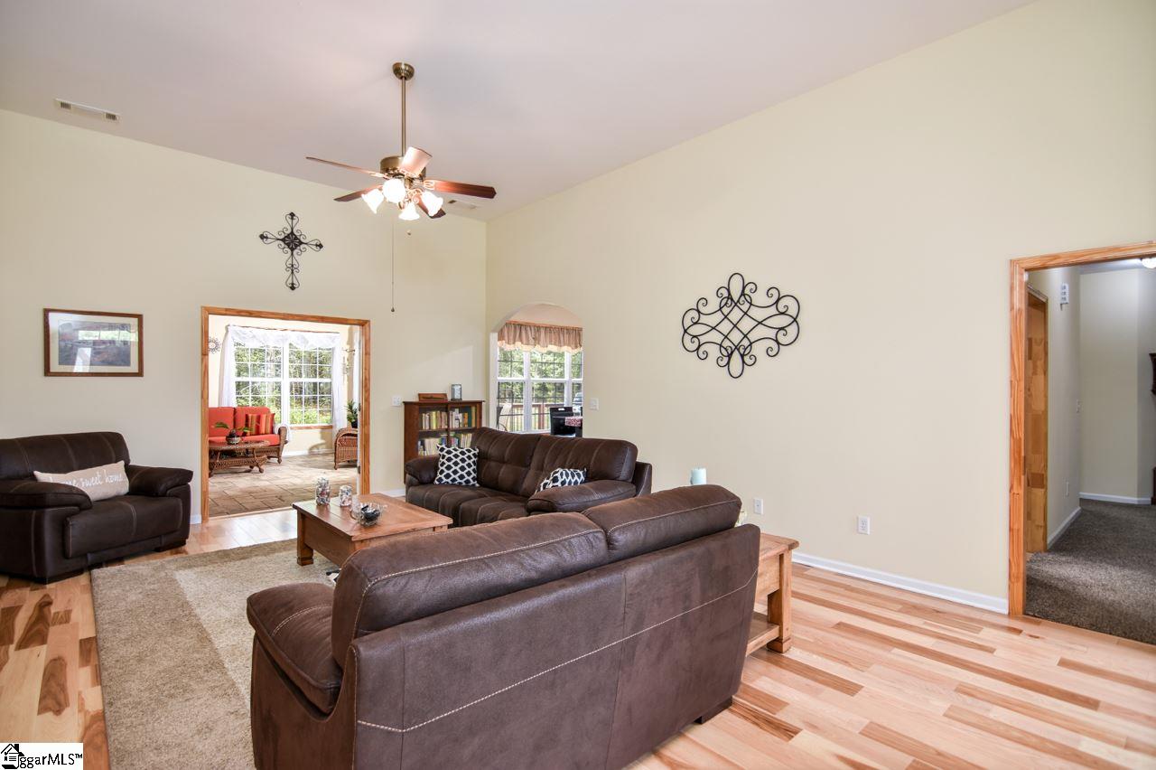 415 East Harper Ridge Drive Seneca, SC 29678 - Photo 10 of 36 Gallery Image 10