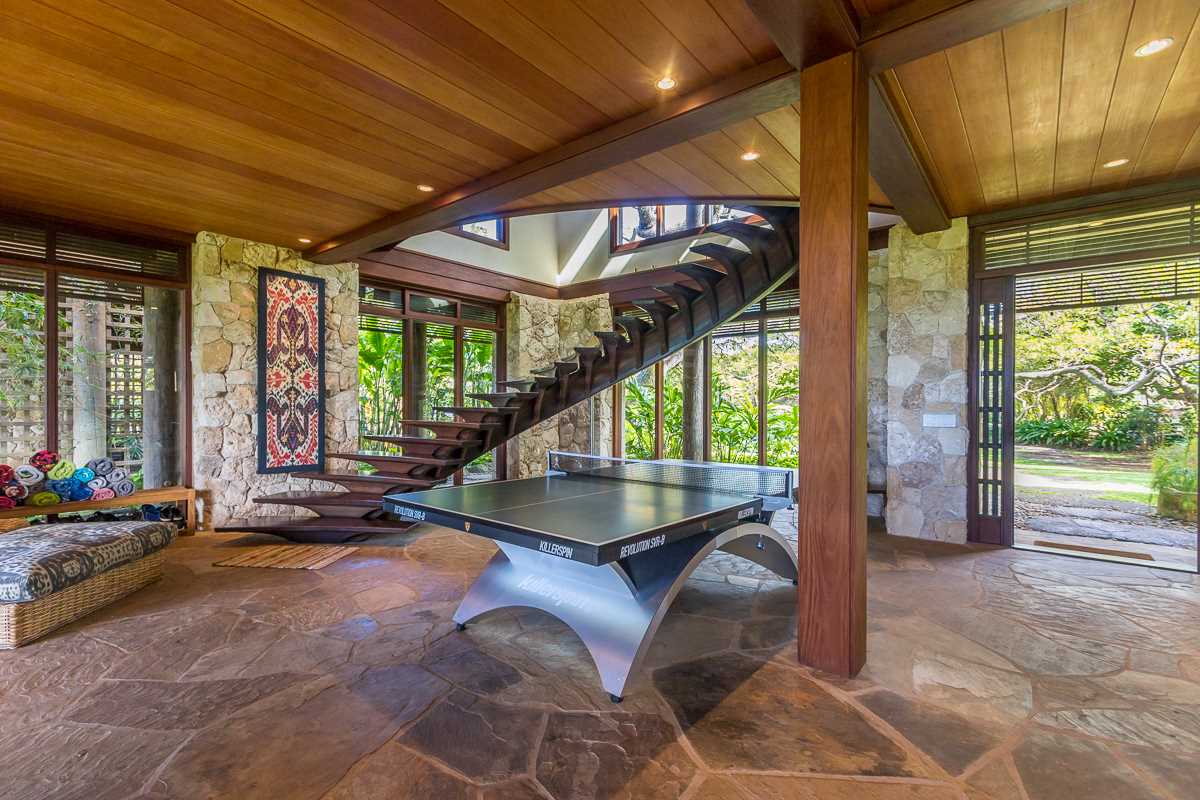 600 Stable Road Paia, HI 96779 - Photo 12 of 30 a view of living room with porch and furniture