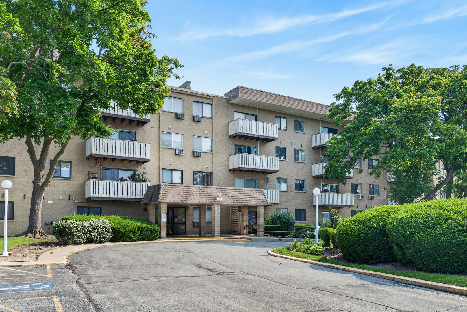280 North Westgate Road, Unit 231 Mount Prospect, IL 60056 - Photo 3 of 28