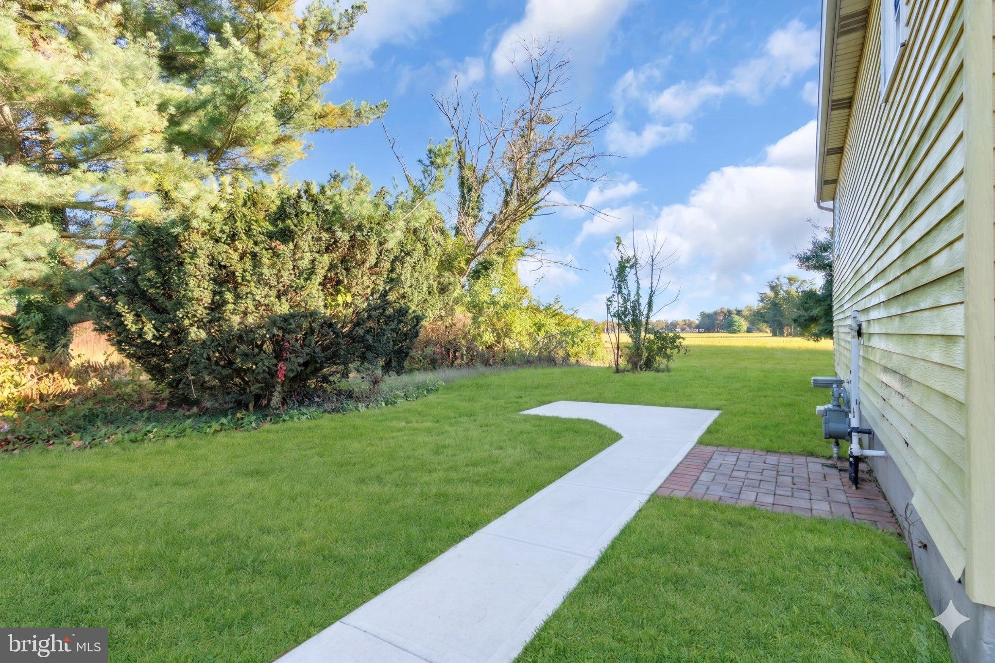 76 Rockville Road Bridgeton, NJ 08302 - Photo 4 of 5 Serene garden path to tranquility.