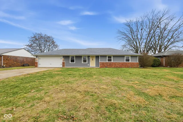$217,000 | 827 Country Lane, Anderson, IN 46013