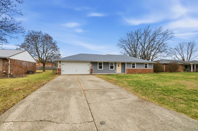 $217,000 | 827 Country Lane, Anderson, IN 46013