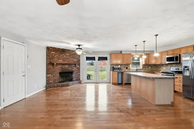 $217,000 | 827 Country Lane, Anderson, IN 46013