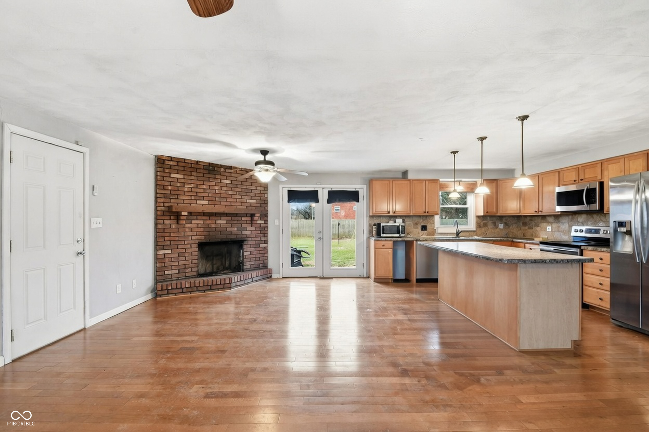 827 Country Lane Anderson, IN 46013 - Photo 7 of 24