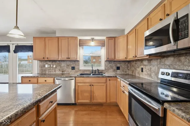 $217,000 | 827 Country Lane, Anderson, IN 46013