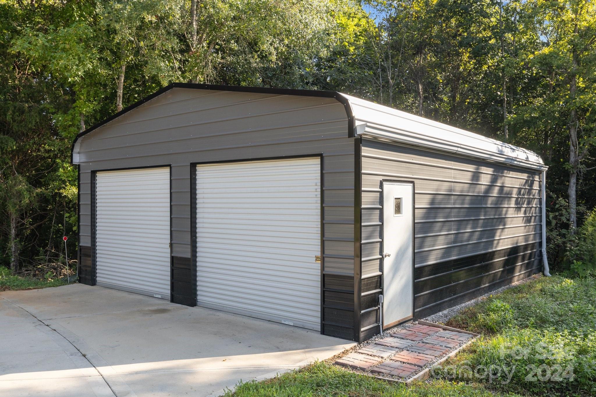 1455 Lawrence Road Clover, SC 29710 - Photo 28 of 35 a backyard of a house