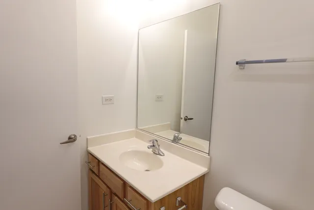 $2,575 | 3963 West Belmont Avenue, Unit 219, Chicago, IL 60618