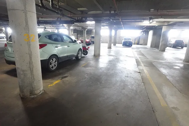 $2,575 | 3963 West Belmont Avenue, Unit 219, Chicago, IL 60618