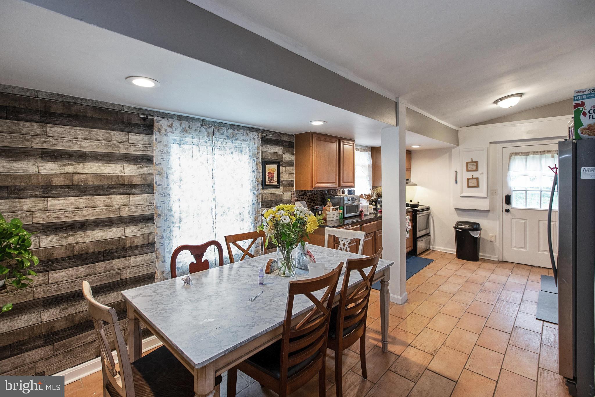 912 Alexis Road Woodbridge, VA 22191 - Photo 11 of 18 DINING ROOM OVERVIEW