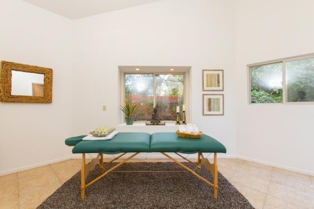 2710 Hidden Valley Road La Jolla, CA 92037 - Photo 8 of 25