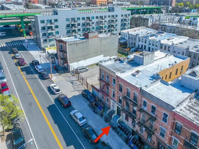 a picture of city view with city view