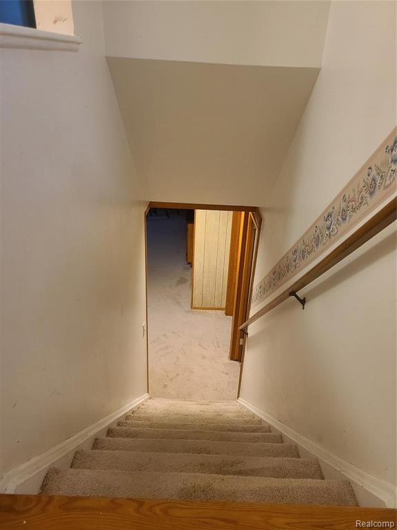 641 Lake Forest Road Rochester Hills, MI 48309 - Photo 28 of 34