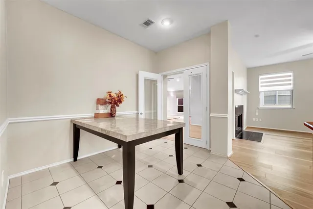 a view of entryway with kitchen