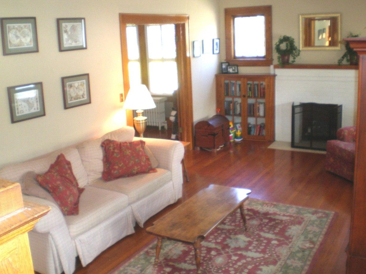 1901 Carter Road Southwest Roanoke, VA 24015 - Photo 8 of 15 Living room