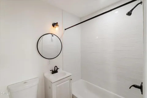 $1,895 | 824 Laveta Terrace, Los Angeles, CA 90026