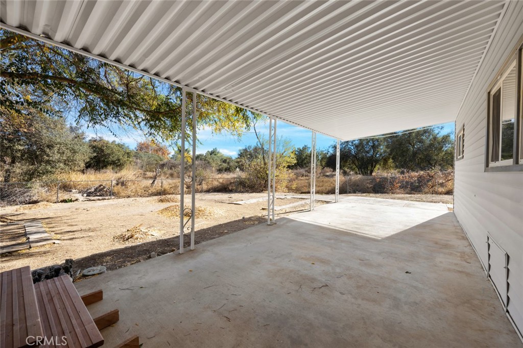 17221 Hidalgo Drive Perris, CA 92570 - Photo 26 of 32 a view of an empty room with wooden fence