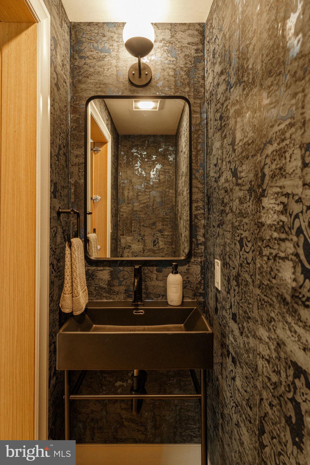 516 South 21st Street Philadelphia, PA 19146 - Photo 16 of 80