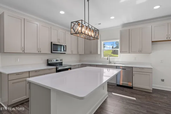 $419,900 | 711 Byrd Street, Clinton, TN 37716