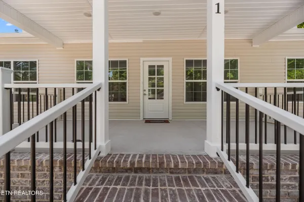 $419,900 | 711 Byrd Street, Clinton, TN 37716