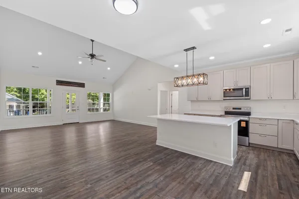 $419,900 | 711 Byrd Street, Clinton, TN 37716