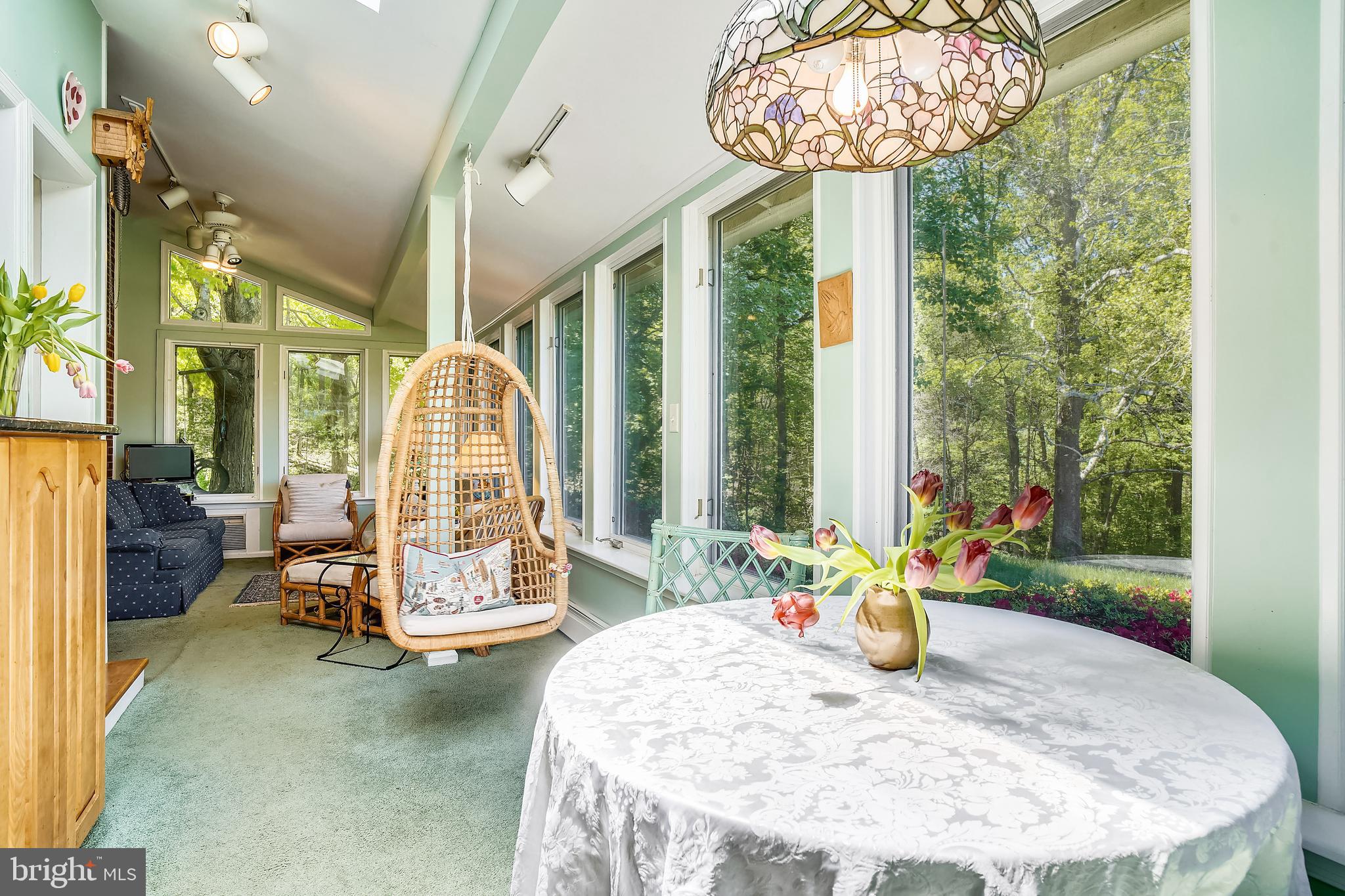 23530 Whites Ferry Road Dickerson, MD 20842 - Photo 15 of 73 Breakfast Area