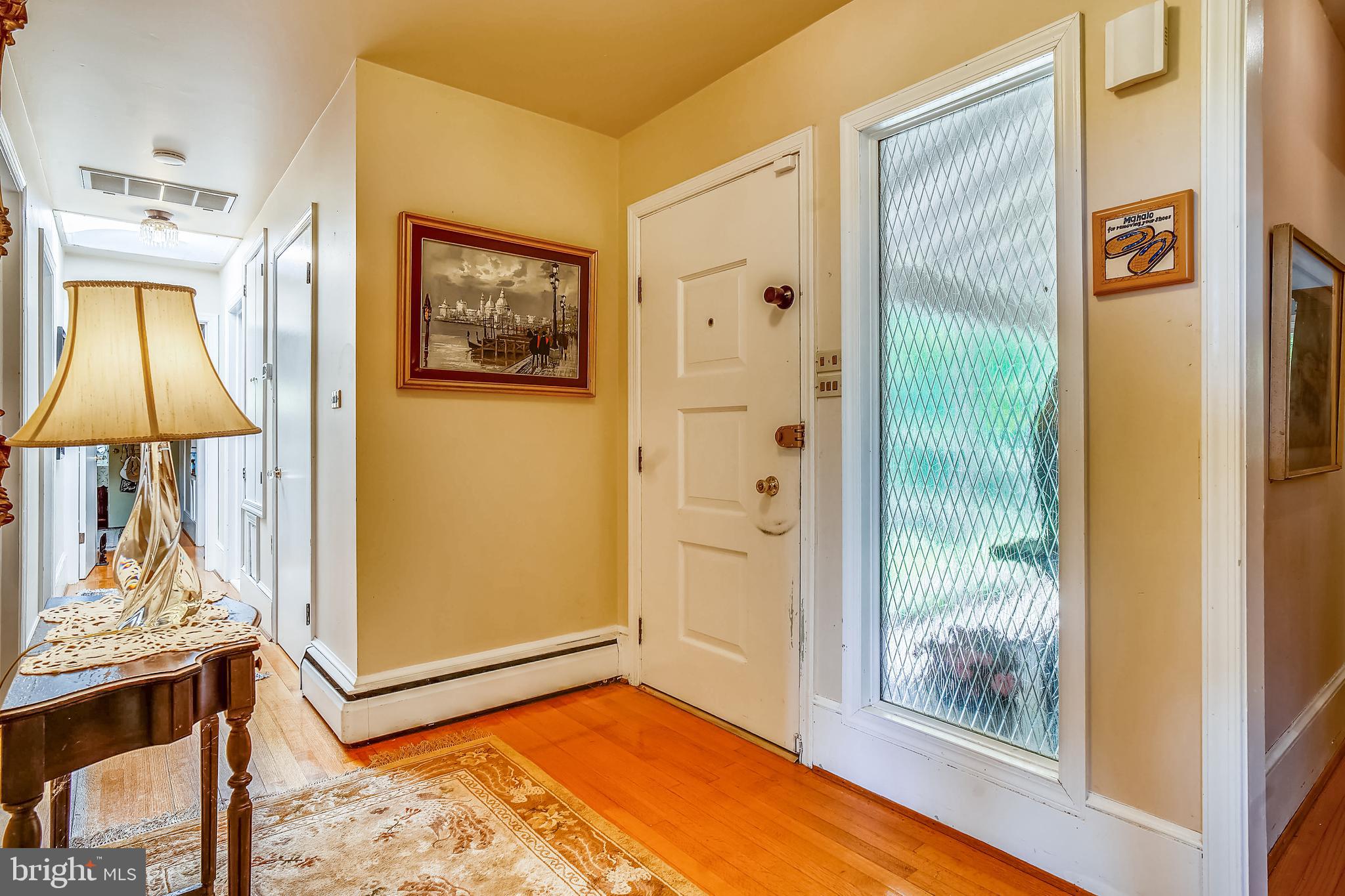 23530 Whites Ferry Road Dickerson, MD 20842 - Photo 23 of 73 Foyer