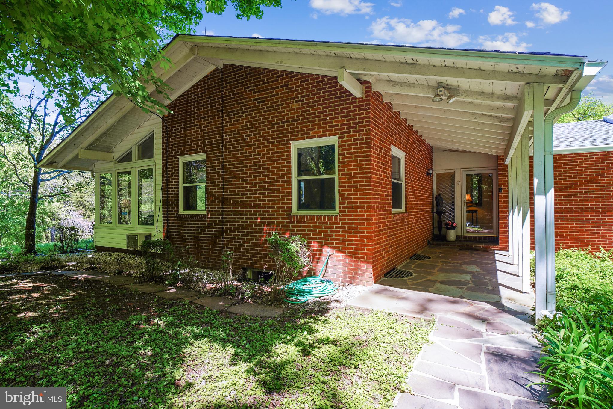 23530 Whites Ferry Road Dickerson, MD 20842 - Photo 60 of 73 Front Walk