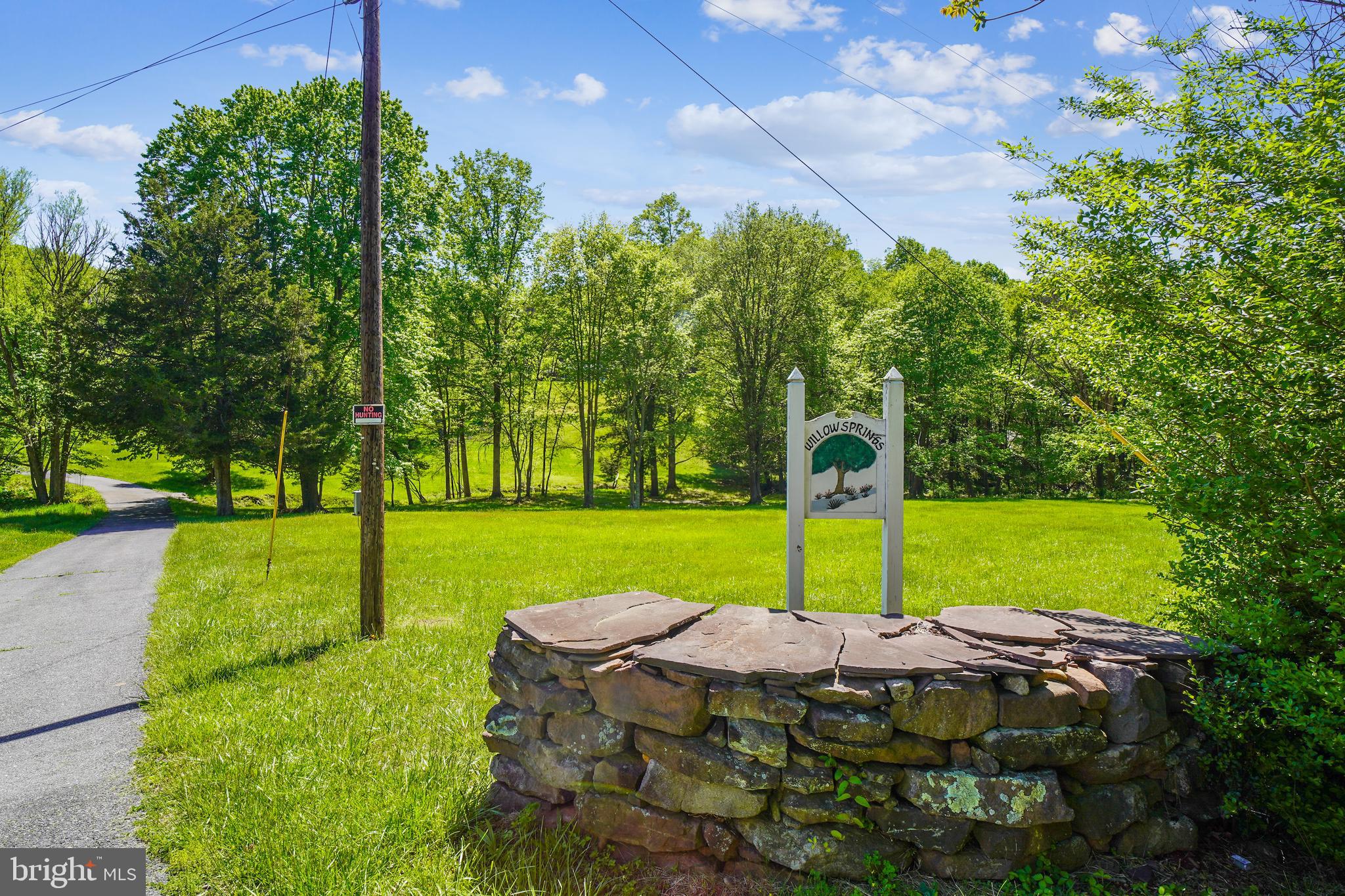 23530 Whites Ferry Road Dickerson, MD 20842 - Photo 65 of 73 Driveway