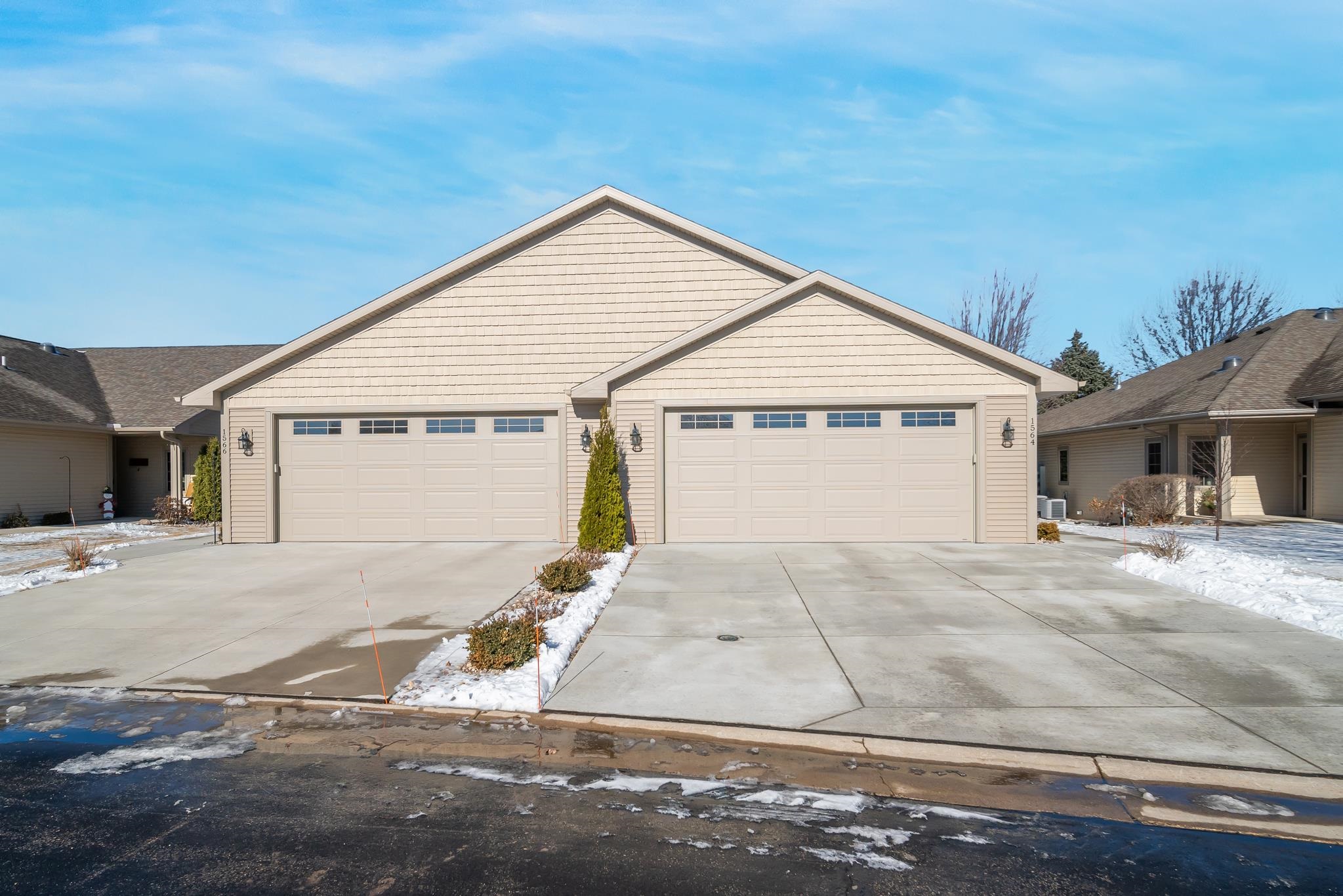 1564 Stanton Circle Appleton, WI 54915 - Photo 1 of 1