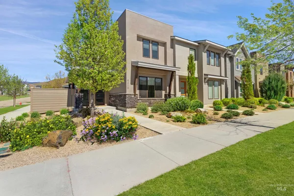 $674,990 | 4210 East Parkcenter Boulevard, Boise, ID 83716