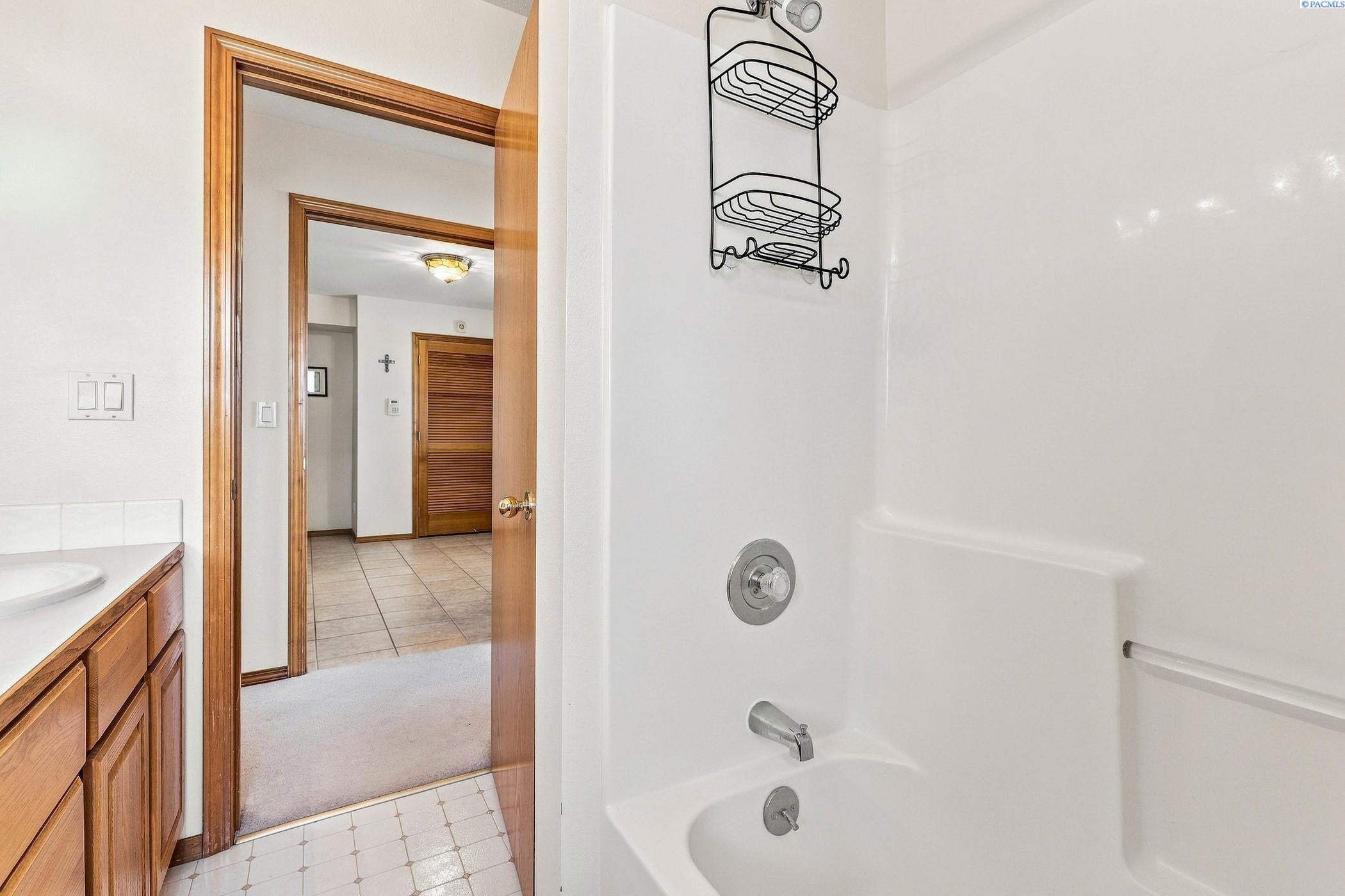 2573 Hanson Loop Burbank, WA 99323 - Photo 30 of 50 Gallery Image 30