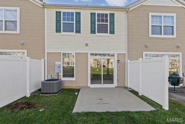 $150,000 | 2067 Celebration Park Circle, Belleville, IL 62220