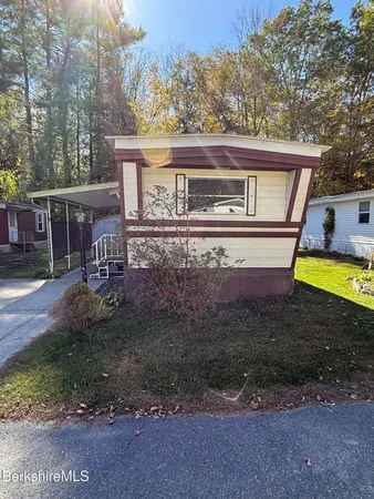 $76,500 | 9 Pinnacle Point, Adams, MA 01220