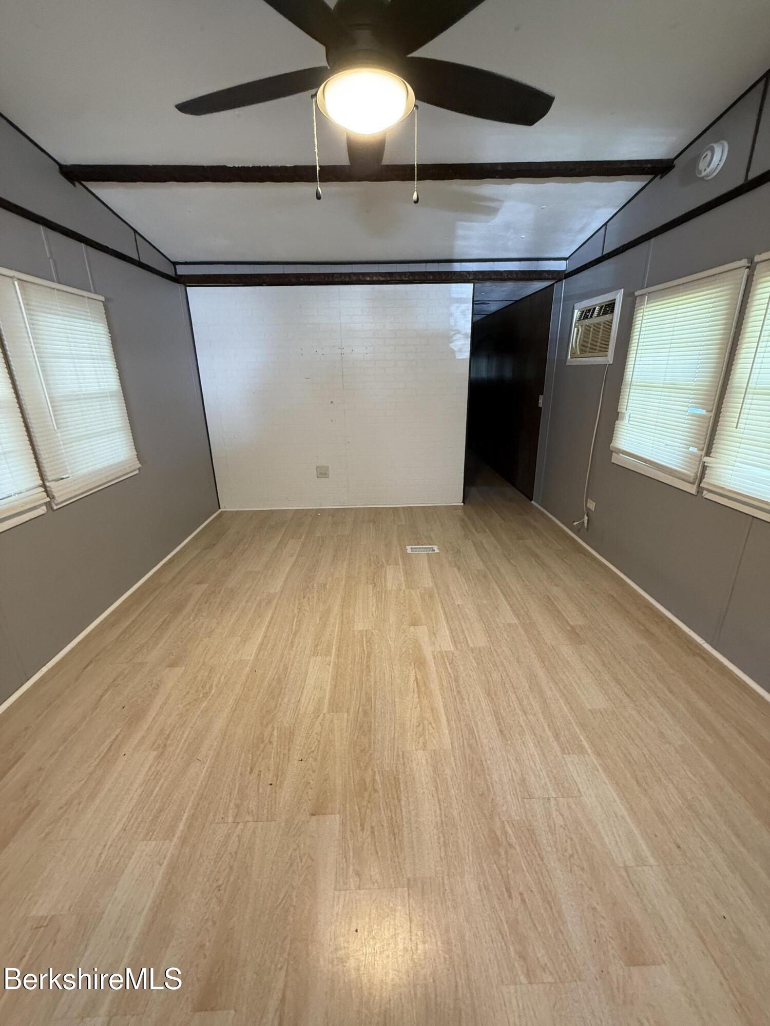 9 Pinnacle Point Adams, MA 01220 - Photo 5 of 16 Living Room