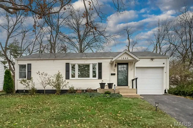 $249,000 | 1666 Crabapple Lane, St. Louis, MO 63119
