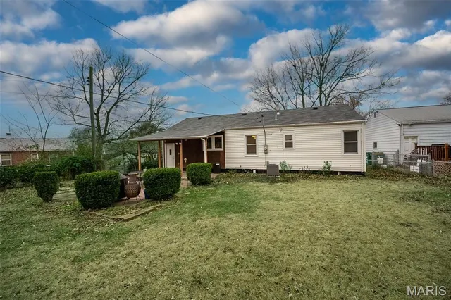 $249,000 | 1666 Crabapple Lane, St. Louis, MO 63119