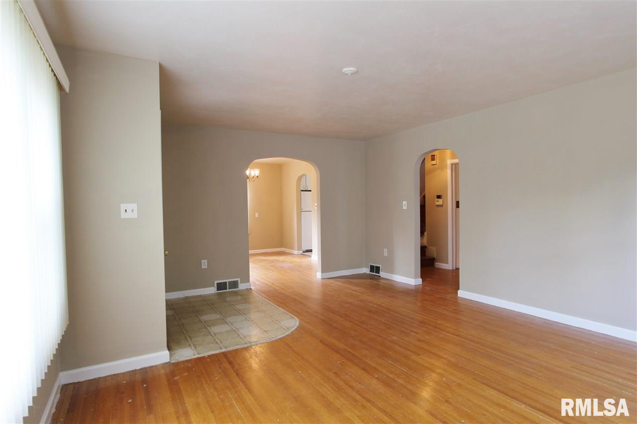 903 West Ridge Road Peoria, IL 61614 - Photo 5 of 29 Gallery Image 5