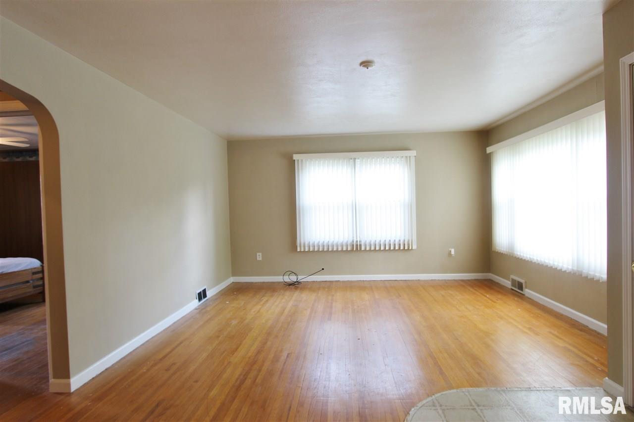 903 West Ridge Road Peoria, IL 61614 - Photo 6 of 29 Gallery Image 6