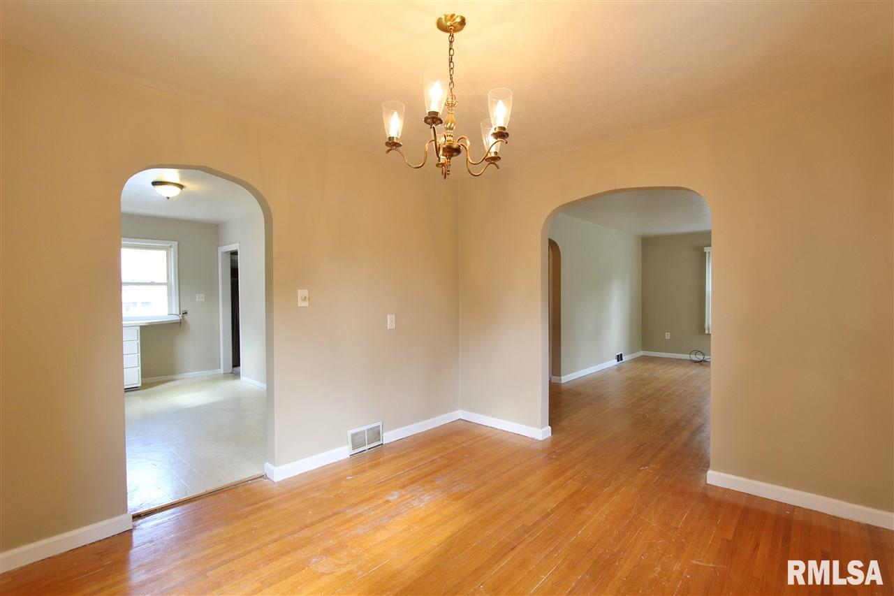 903 West Ridge Road Peoria, IL 61614 - Photo 7 of 29 Gallery Image 7