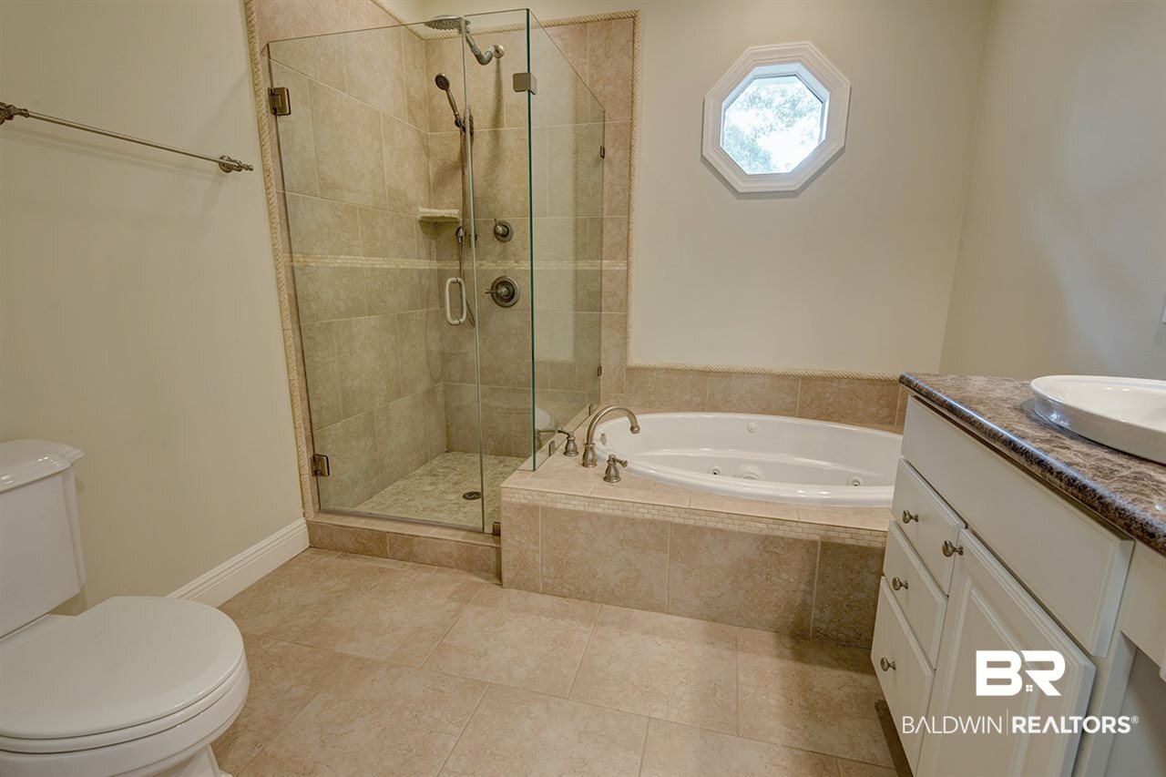 1218 North Cedar Street Foley, AL 36535 - Photo 25 of 29 Garden Tub