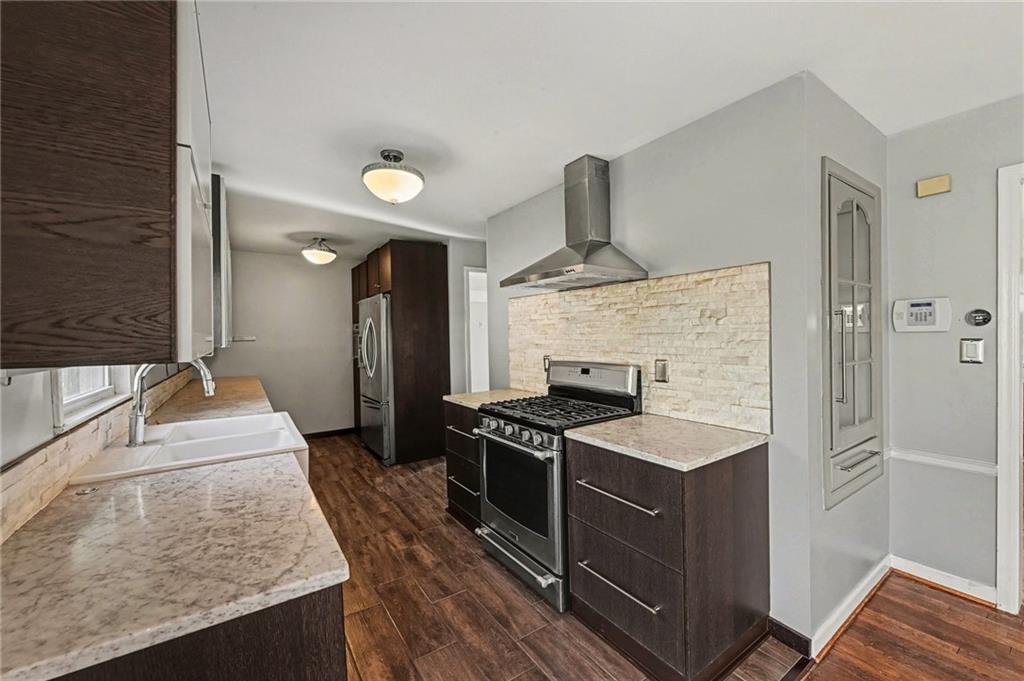 210 East Winthrope Road Kansas City, MO 64113 - Photo 14 of 29
