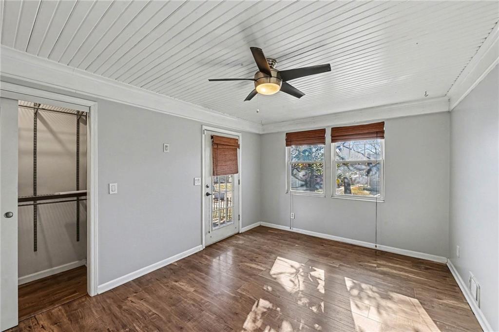 210 East Winthrope Road Kansas City, MO 64113 - Photo 16 of 29