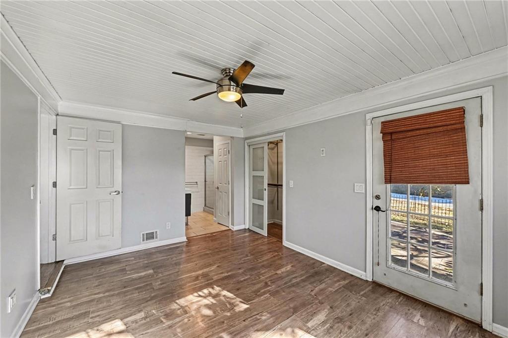 210 East Winthrope Road Kansas City, MO 64113 - Photo 17 of 29