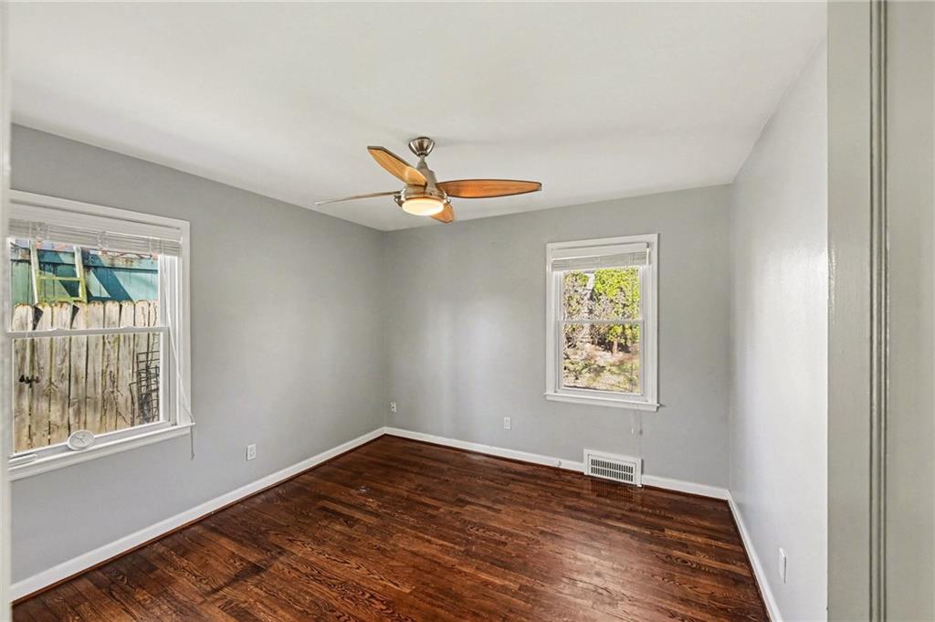 210 East Winthrope Road Kansas City, MO 64113 - Photo 19 of 29