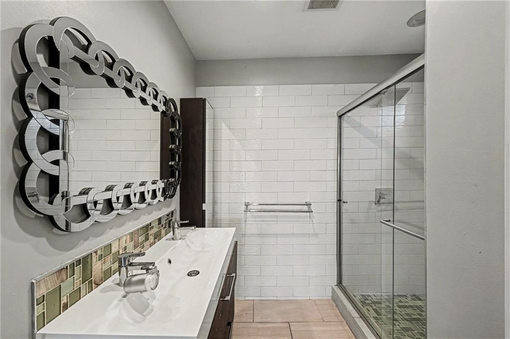 210 East Winthrope Road Kansas City, MO 64113 - Photo 21 of 29