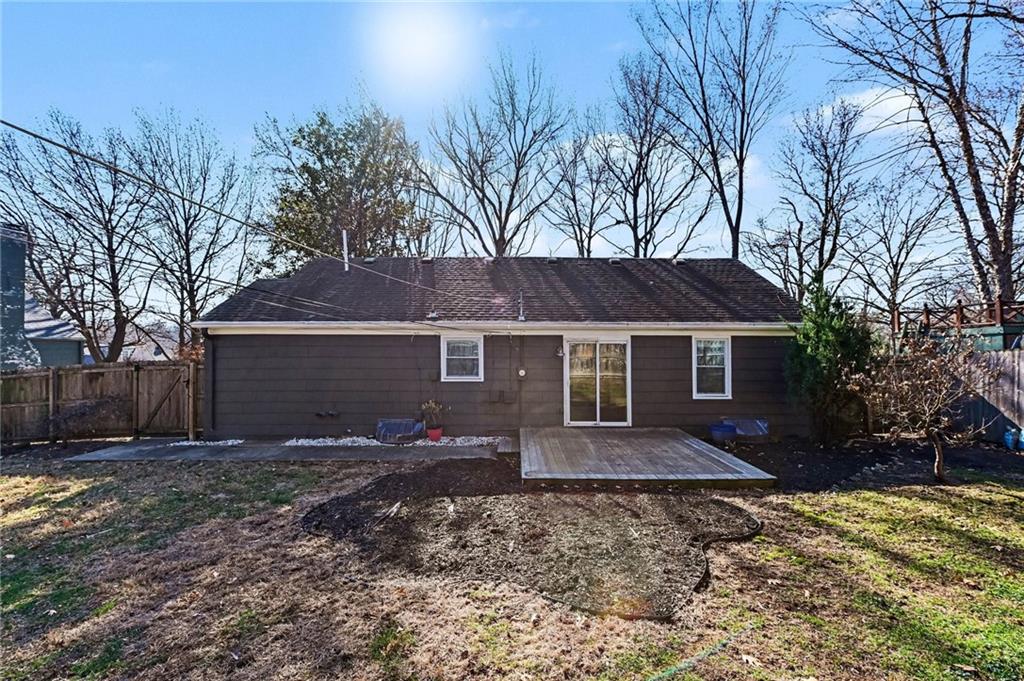 210 East Winthrope Road Kansas City, MO 64113 - Photo 25 of 29